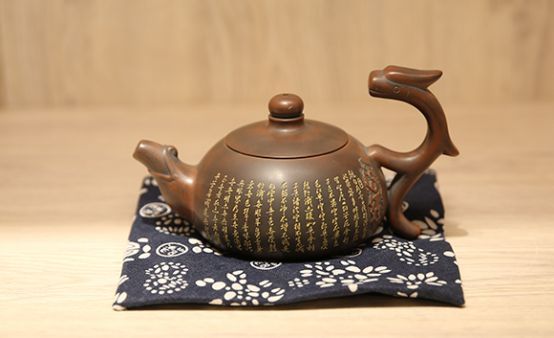 收藏現(xiàn)代陶瓷需要注意什么呢？